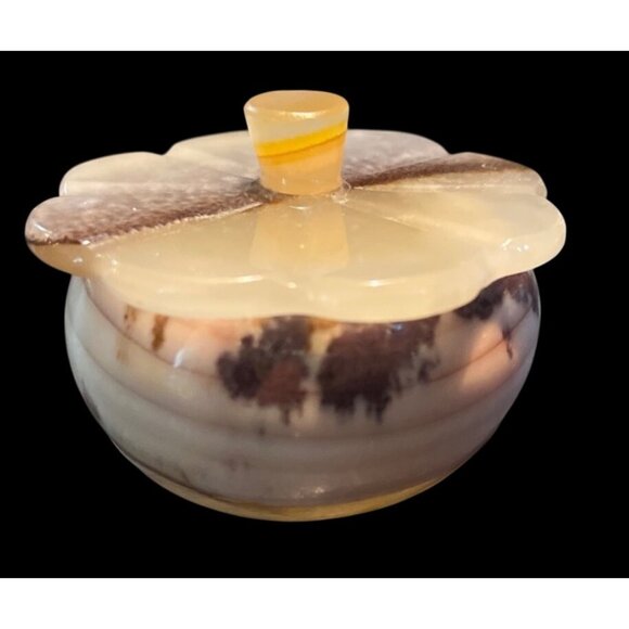 Other - Vintage Marble Scalloped Edge Shell Lidded Mini Trinket Box